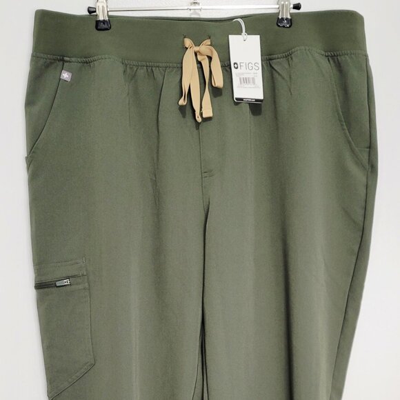 NWT FIGS "Casma" Three-Pocket Scrub Top & "Zamora" Joggers Scrub Pants-Sz:2 XLrg - Picture 6 of 17